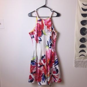 Vince Camuto white pink blue floral …